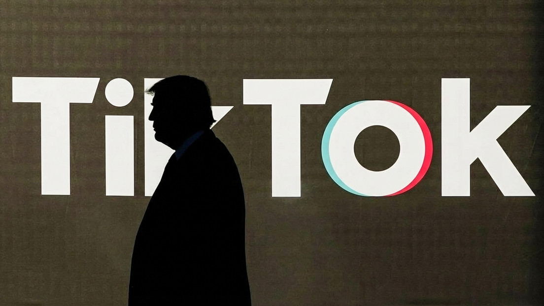 69b66e2559bf5b08347bece0-1