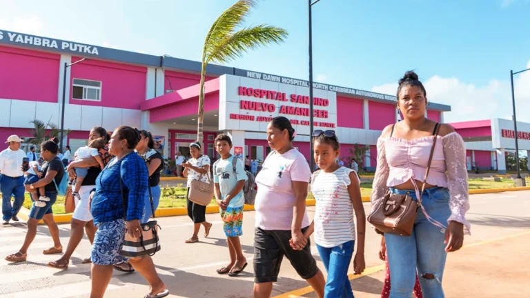 Hospital-Sandino-Nuevo-Amanecer-de-Bilwi-realiza-feria-de-salud-gratuita-para-mujeres-en-el-Dia-Internacional-de-la-Mujer