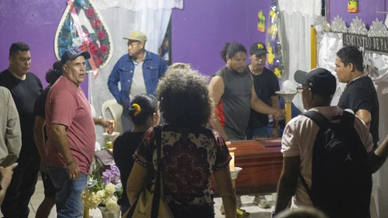 Bilwi-recibe-con-honores-el-cuerpo-de-la-diputada-sandinista-Martha-Emelda-Castro-MirandaBilwi-recibe-con-honores-el-cuerpo-de-la-diputada-sandinista-Martha-Emelda-Castro-Miranda