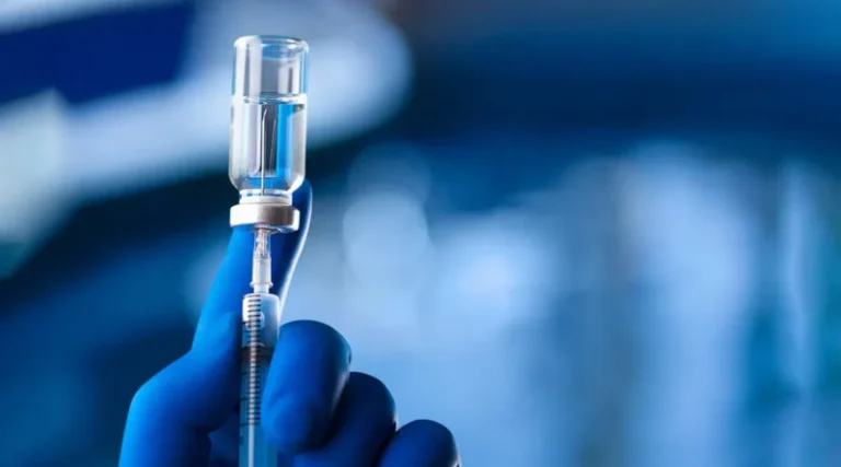 Lanzan-el-primer-lote-de-la-vacuna-rusa-contra-el-virus-del-papiloma-800x445